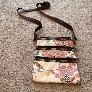 EUC Lesportsac triple zip crossbody purse